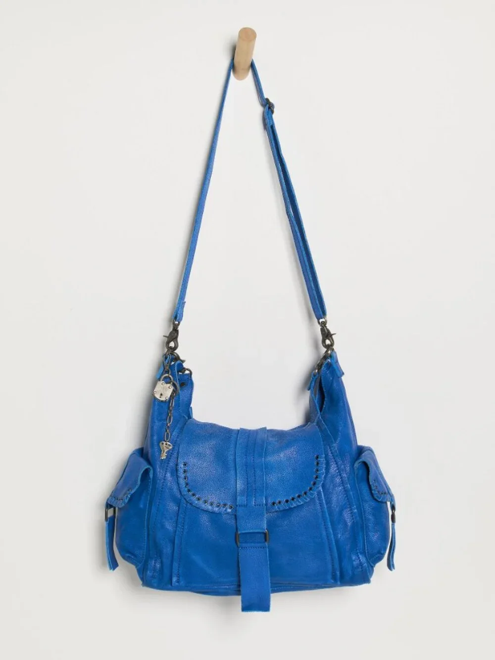 FREE PEOPLE We The Free Leigh Distressed Hobo / Sapphire